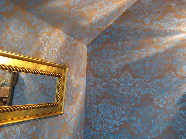 Blue stencilled wall - Photo by PoshSurfside.com