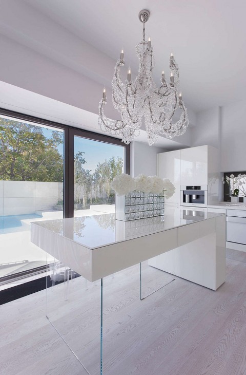 Modern Gloss White Kitchen with Chandelier