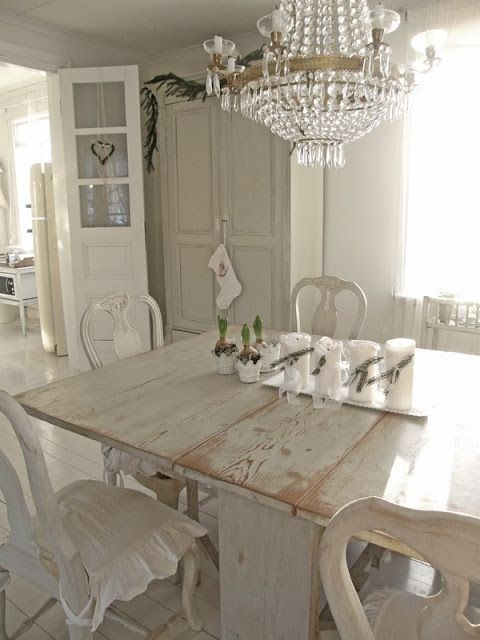 Creating A Shabby Chic Dining Room