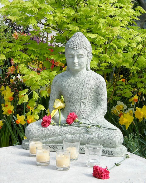 How to create a Buddha-themed garden