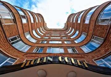 Florin Court - Curve Your World - London City - Photo by Simon & His Camera
