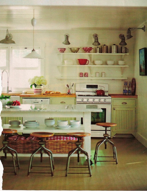 Modern farmhouse kitchen - Photo by Veronica Torres-Miller