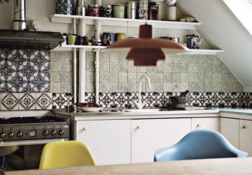 Kitchen pathwork tiling