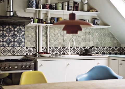 Kitchen pathwork tiling