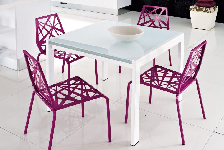 Mix Atra - Small designer table and dining chair set - Photo from Fads