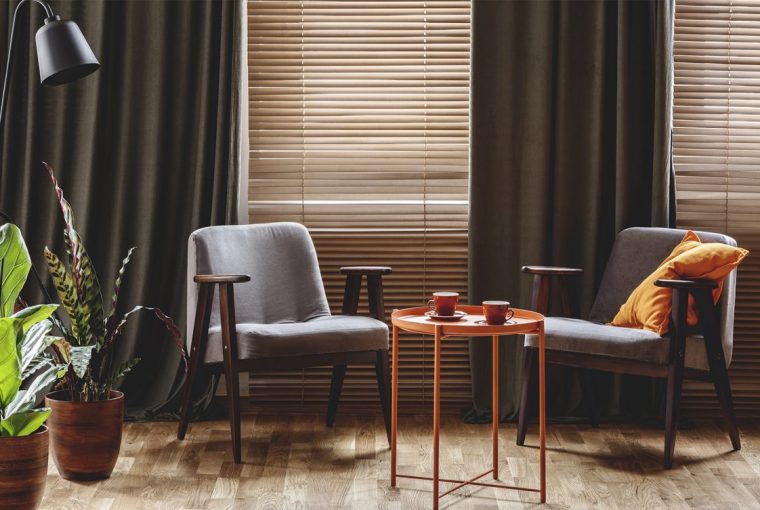 Lounge with venetian blinds