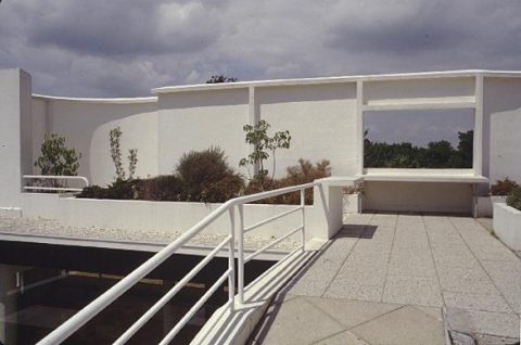 Le Corbusier roof garden - Photo bc.edu