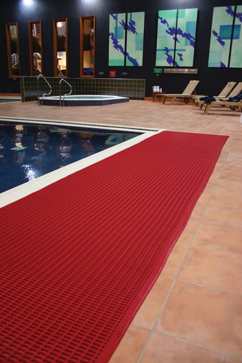 Swimming pool matting