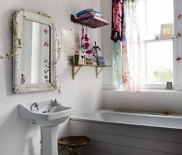 Make Your Bathroom Look Bigger With These Simple Ideas