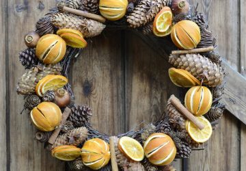 Christmas Wreaths To Suit Every Style - Orange Christmas Wreath - Via cotswoldgrey.com