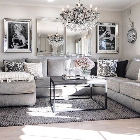 5 Great Ways To Decorate Your Living Room - Image By HomeByMatilde On Instagram.com