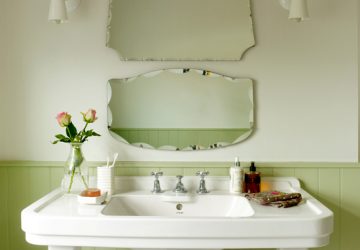 Give Your Bathing Quaters A Sprinkle Of Vintage - Image From IdealHome.co.uk