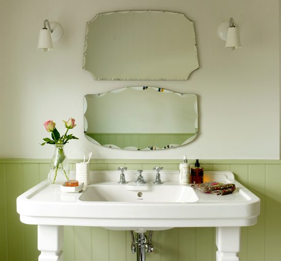 Give Your Bathing Quaters A Sprinkle Of Vintage - Image From IdealHome.co.uk