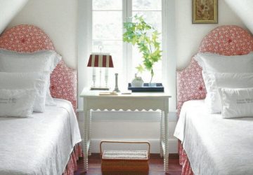 5 Clever Space-Saving Ideas For Small Bedrooms - Image From ElleDecor.com - Photo By William Abranowicz