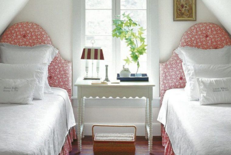 5 Clever Space-Saving Ideas For Small Bedrooms - Image From ElleDecor.com - Photo By William Abranowicz