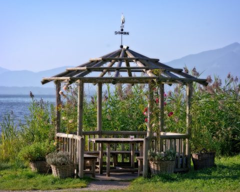 Pergola VS Gazebo – Which Is Right For Your Garden?