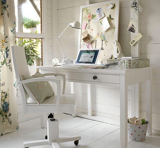 7 Tips To Create A Stylish And Functional Home Office