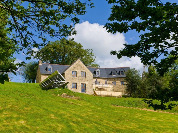 5 Holiday Homes In Brittany Perfect For Group Gatherings - Gite de la Pierre