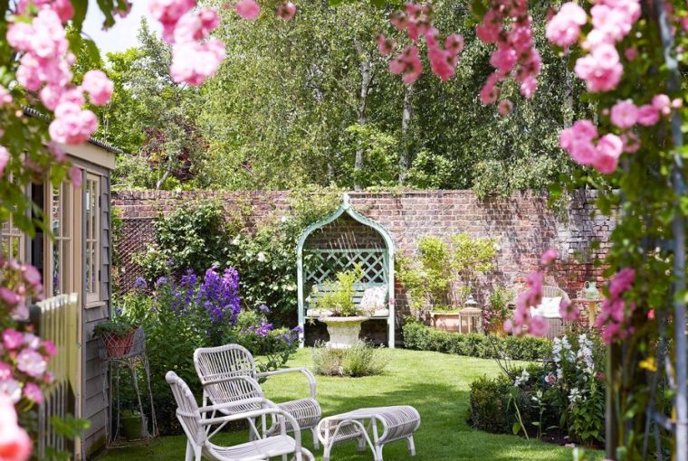 Tips On How To Build A Summer Garden - Image From House & Garden