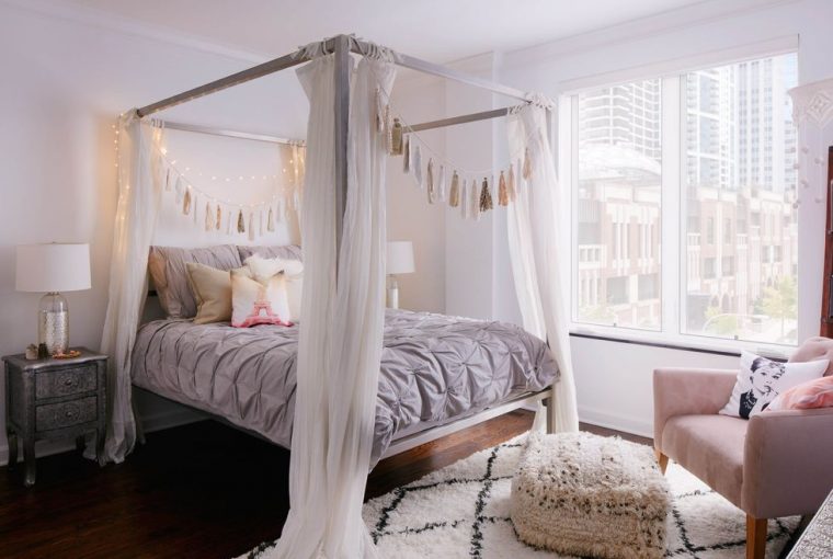 Sleep In Style: 4 Reasons To choose A Four-Poster Bed - Image By Dustin Halleck - Design by Jen Talbot Design - Via Elle Decor