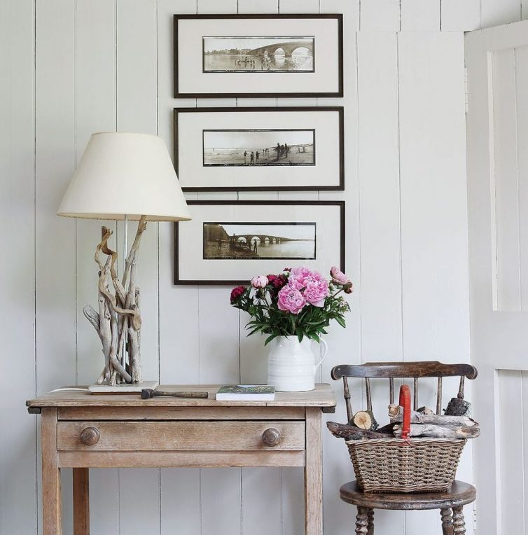 How To Redecorate Your Landing Area - Jeanetta Rowan-Hamilton's Scotish Lodge - Image By Elsa Young