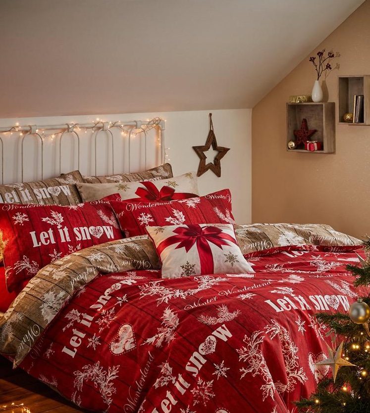 Christmas garland print bedding