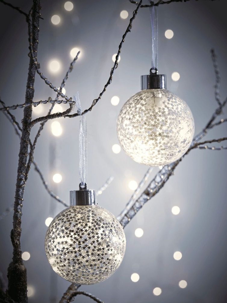 Light up starry baubles