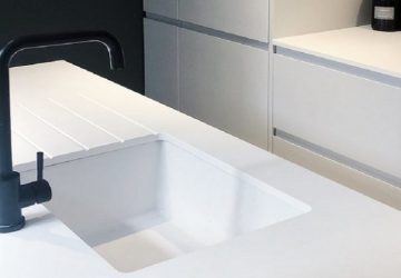 Unistone Bianco Assoluto London Worktop - Image Via Via mkwsurfaces.co.uk