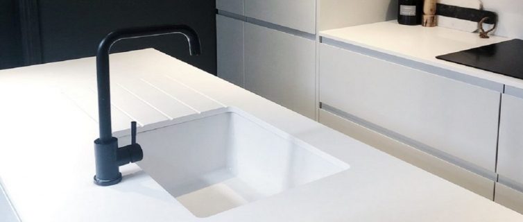 Unistone Bianco Assoluto London Worktop - Image Via Via mkwsurfaces.co.uk