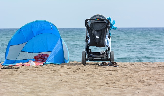 Top Ten 'Must Have' Items To Pack For A Family Day At The Beach