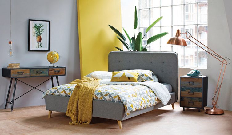 3 Easy Ways To Adapt Your Bed To Ease Back Pain - Image Via hellomagazine.com - Photo: Harvey Norman