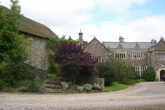 5 Period Property Problems To Keep In Mind - Pynes. Sand House Sidbury - Image Via Geography.org.uk