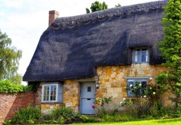 Essential Factors To Consider When Choosing A New Roof -Thatched Cottage