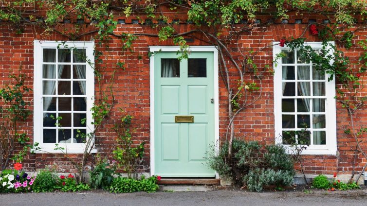 Cottage With Sash Windows