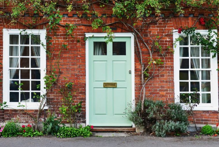 Cottage With Sash Windows