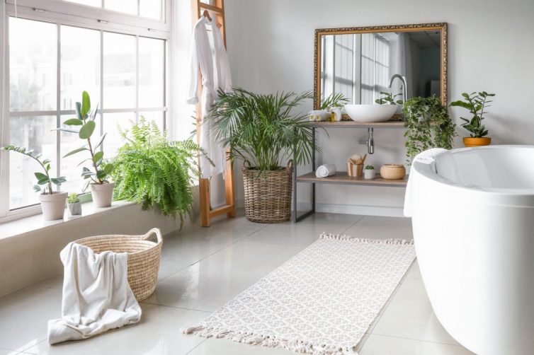 Luxury Bathroom With Plants