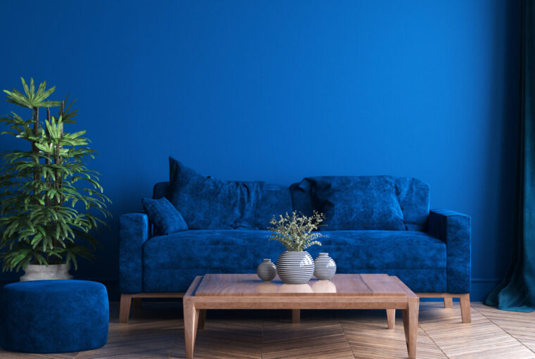 Wall and sofa in classic blue - Pantone 2020 Colour of the year