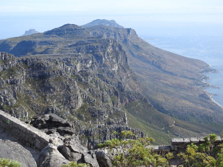 Table Mountain - Photo By Andrew Tisley (https://andrewtilsley.wixsite.com/artwork)