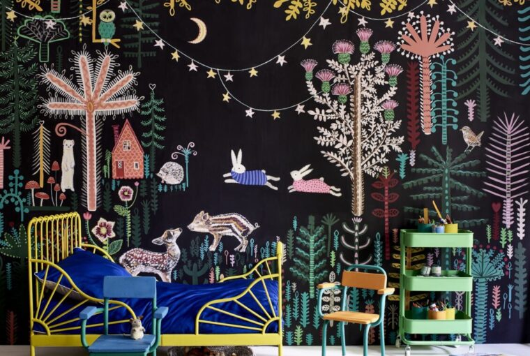 Annie Sloan Kids bedroom Chalk Paint mural by Lucy Tiffney in Athenian Black, Antibes and Barcelona.