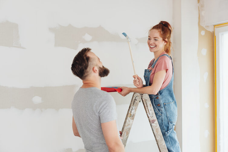 Couple painting room