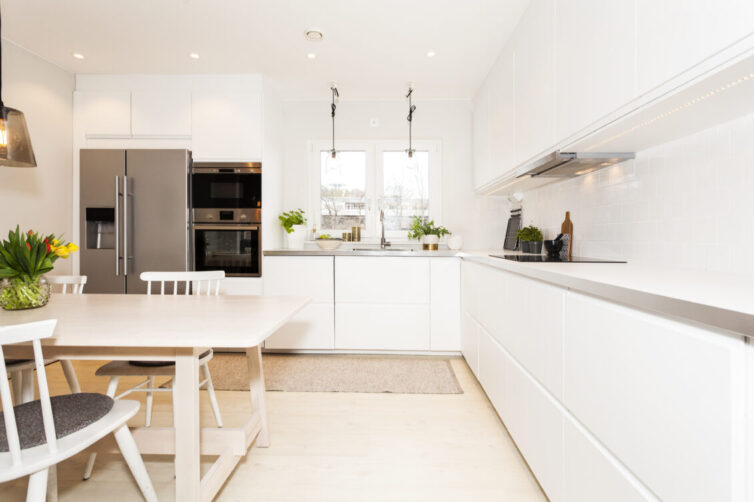 Modern White Kitchen