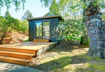 Log Cabin. Wood Cabin. Home Office. Wooden Garden Building