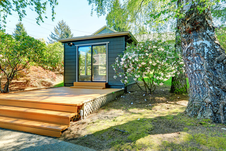 Log Cabin. Wood Cabin. Home Office. Wooden Garden Building